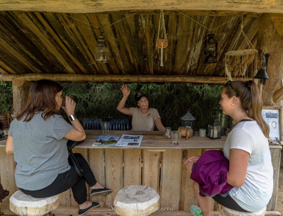 Little Forest House "Our Little Farm" Eksharad ภายนอก รูปภาพ